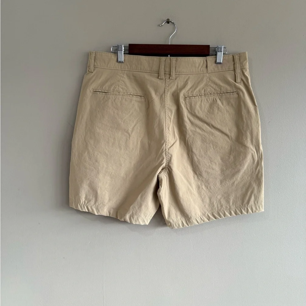 The North Face Men's Tan Flat Front Shorts
